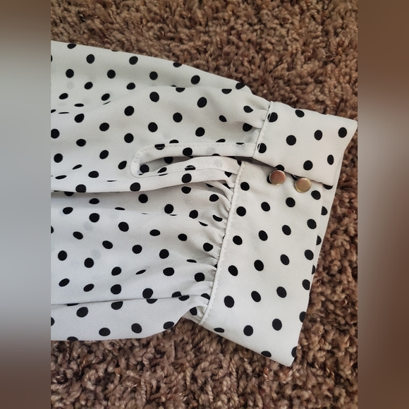 New York & Company polka dot top - Picture 6 of 8